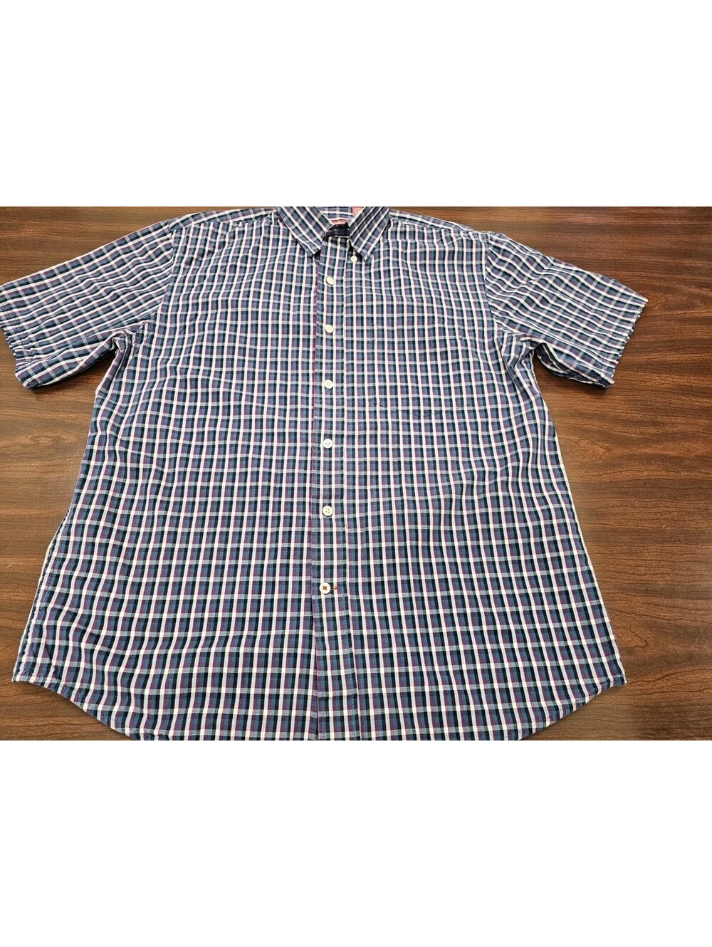 IZOD Button Down Shirt Mens Medium Plaid Blue Purple Short Sleeve Pocket Casual